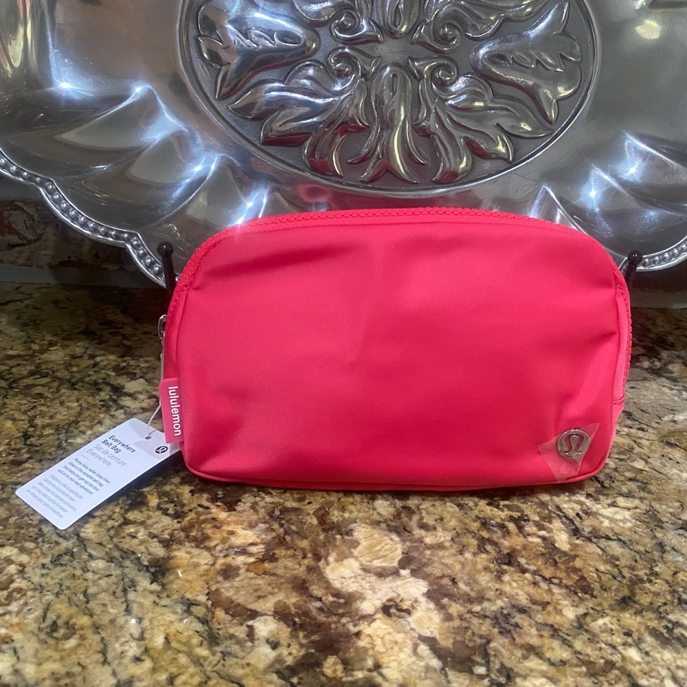 LULULEMON Athletica Everywhere Belt Bag - LIP GLOSS- sold out limited edition